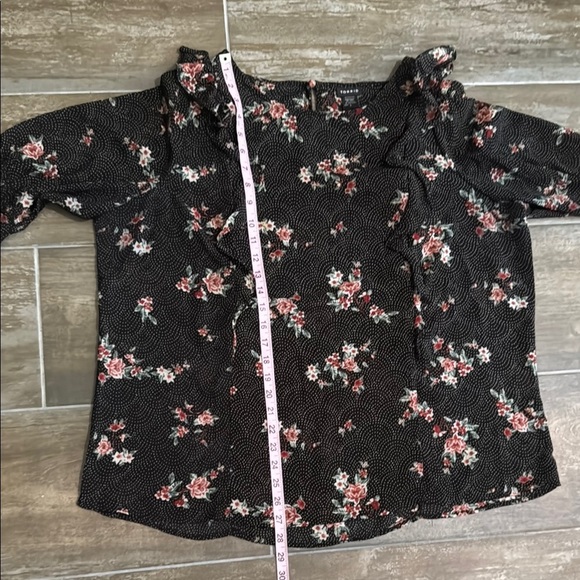 Torrid beautiful Bell Sleeve Ruffled Tunic - Picture 10 of 10